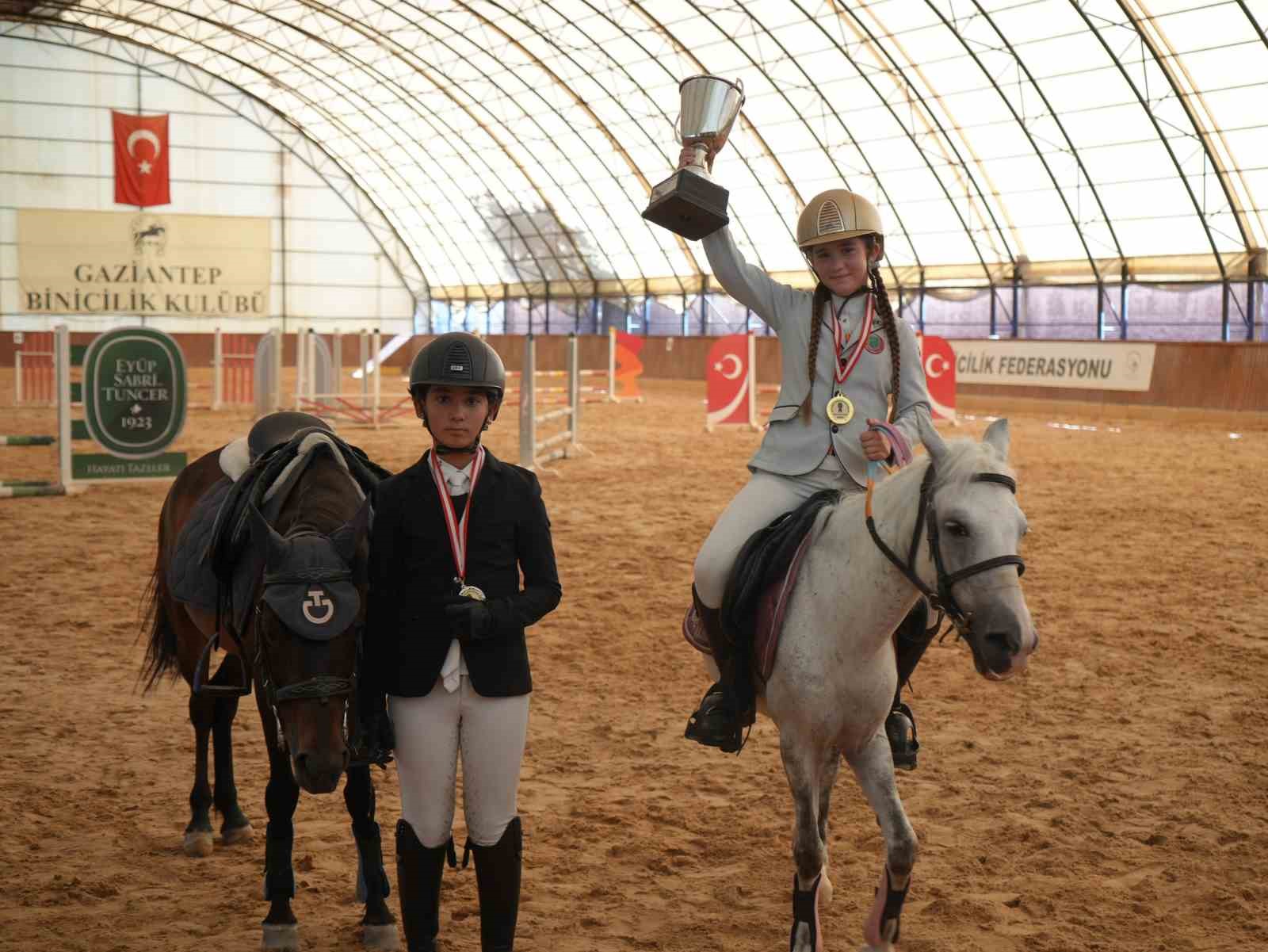 GAZİANTEPLİ GENÇ BİNİCİLER TÜRKİYE ŞAMPİYONU OLDU