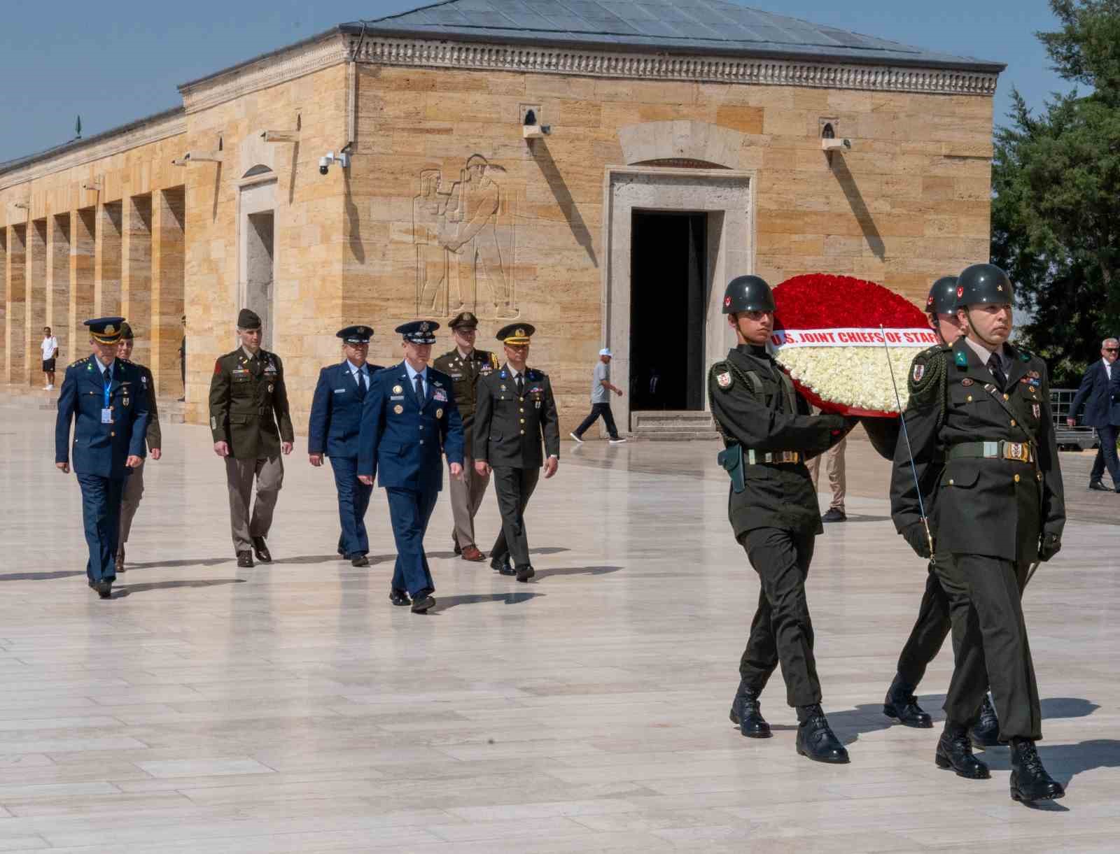 ABD GENELKURMAY BAŞKANI ORGENERAL CAİNE, ANITKABİR’İ ZİYARET ETTİ