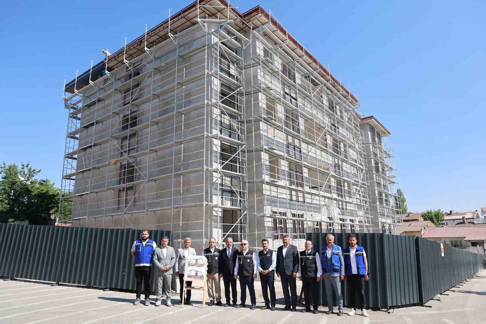 VALİ YILMAZ ŞİMŞEK, EĞİTİM, RESTORASYON VE KENTSEL DÖNÜŞÜM YATIRIMLARINI İNCELEDİ