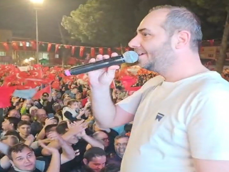 CHP MİTİNGİNDE SUNUCULUK YAPAN BELEDİYE MÜDÜRÜNE DİSİPLİN CEZASI VERİLDİ, SÜREÇ YARGIDA