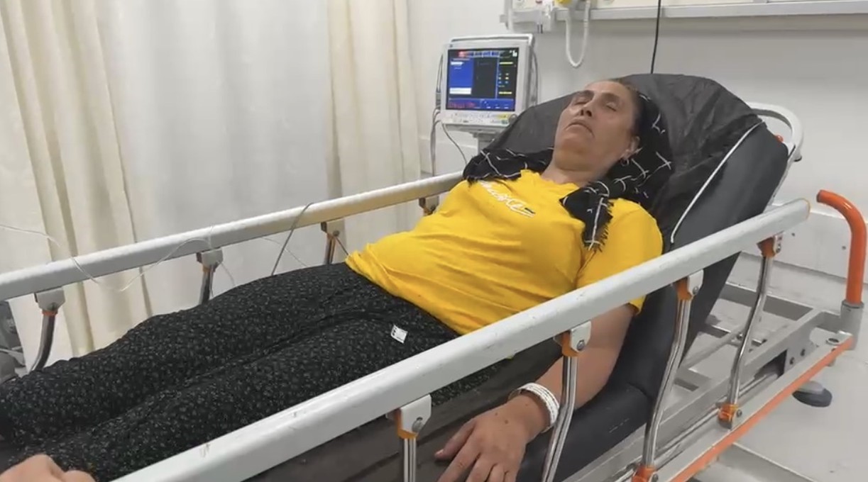 MERSİN’DE AYNI BALKONDA İKİNCİ ELEKTRİK FACİASI: 1,5 YAŞINDAKİ TORUNUNU KAYBEDEN ANNEANNE YARALANDI