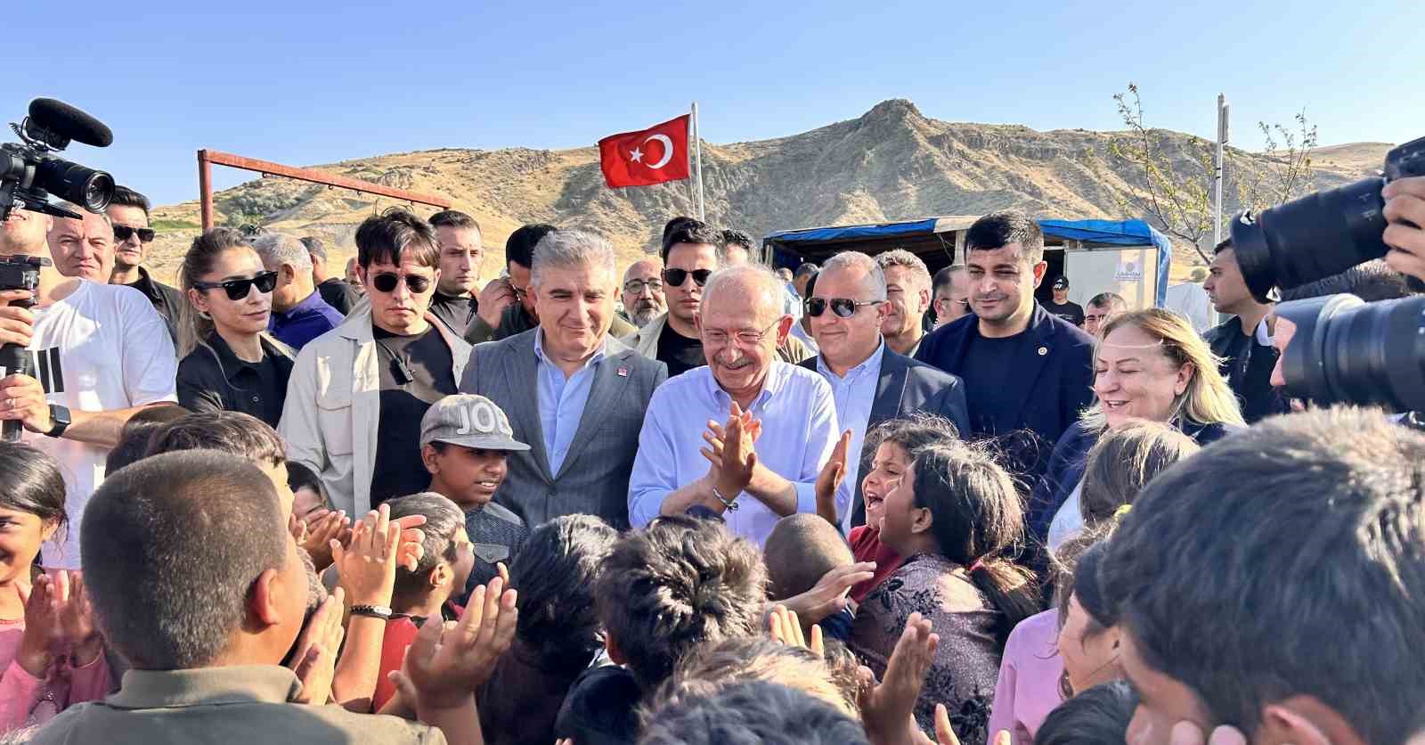 CHP GENEL BAŞKANI KILIÇDAROĞLU: "CHP’NİN İÇİNDEKİ TARTIŞMALAR BENİ HİÇ İLGİLENDİRMİYOR"
