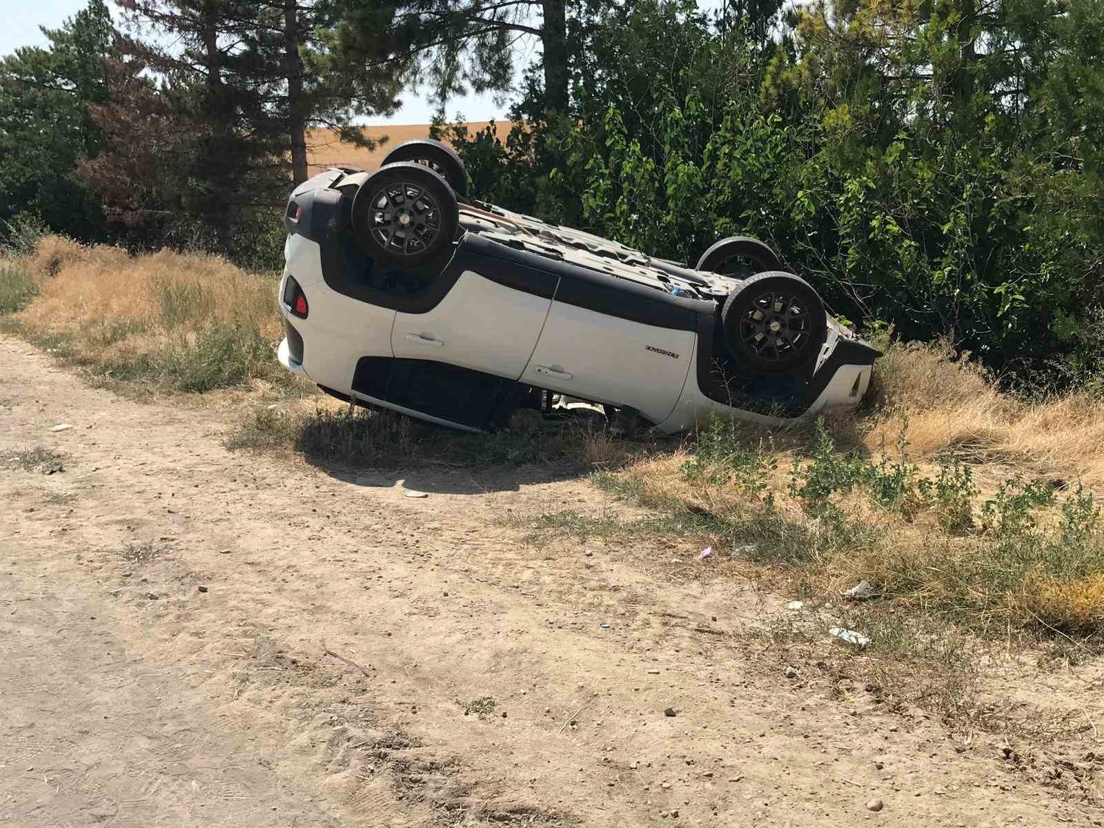 TIRIN PATLAYAN LASTİĞİNDEN SAVRULAN PARÇALAR KAZAYA SEBEP OLDU: 3’Ü ÇOCUK 8 YARALI