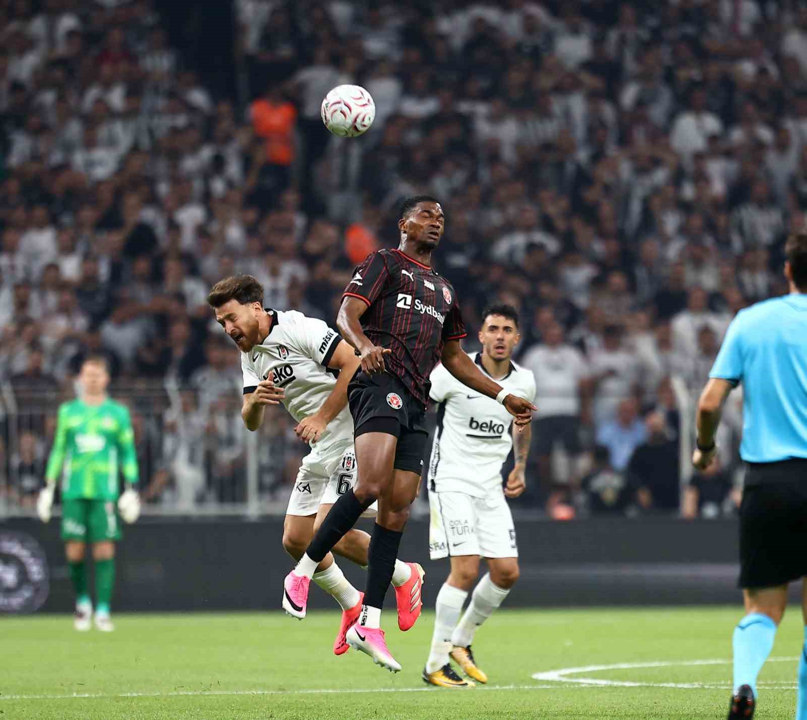 UEFA AVRUPA LİGİ: BEŞİKTAŞ: 0 - MİDTJYLLAND: 0 (MAÇ DEVAM EDİYOR)