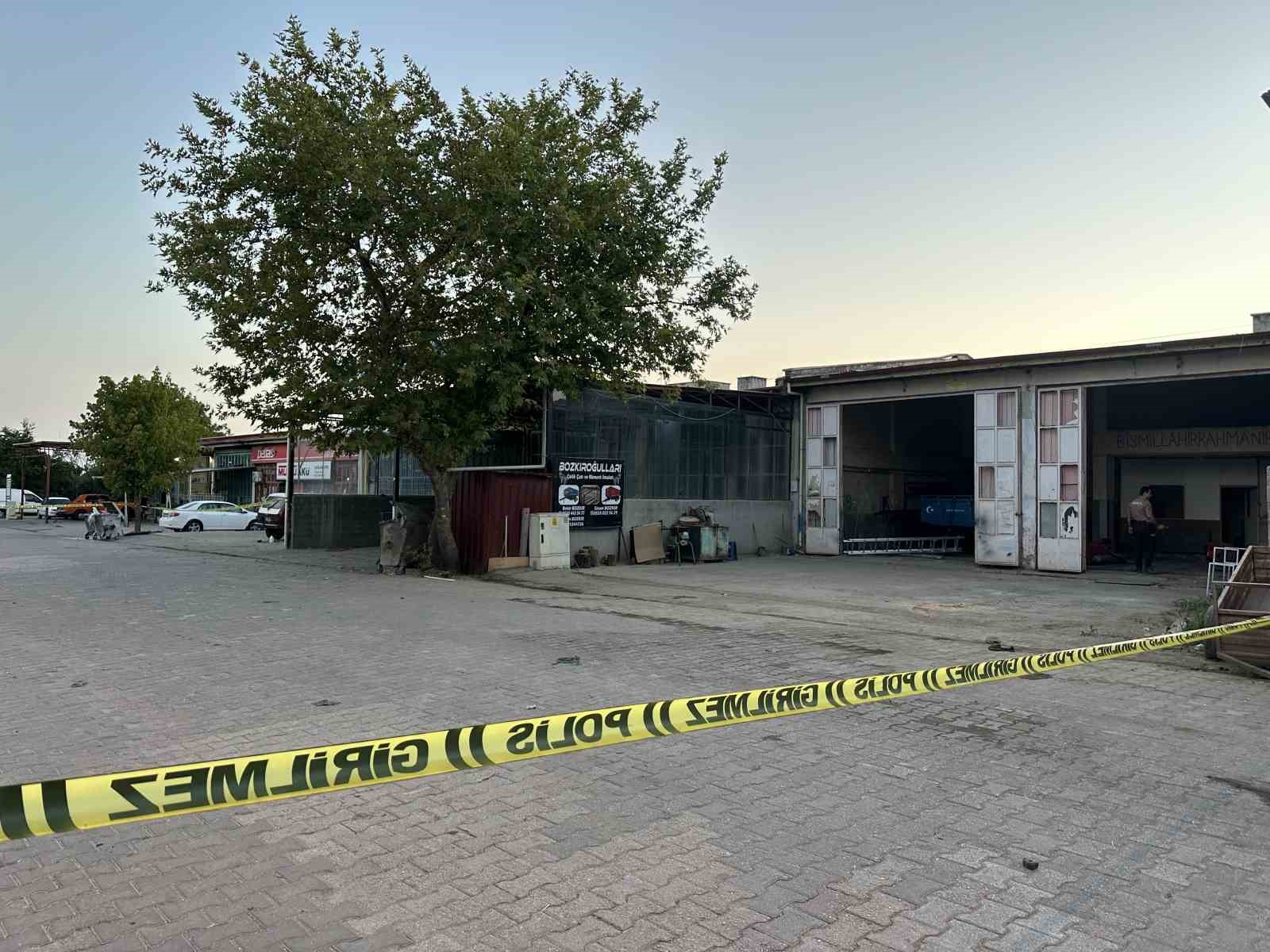 UŞAK’TA İKİ ESNAF ARASINDAKİ TARTIŞMA SİLAHLI KAVGAYA DÖNÜŞTÜ: 13 YARALI