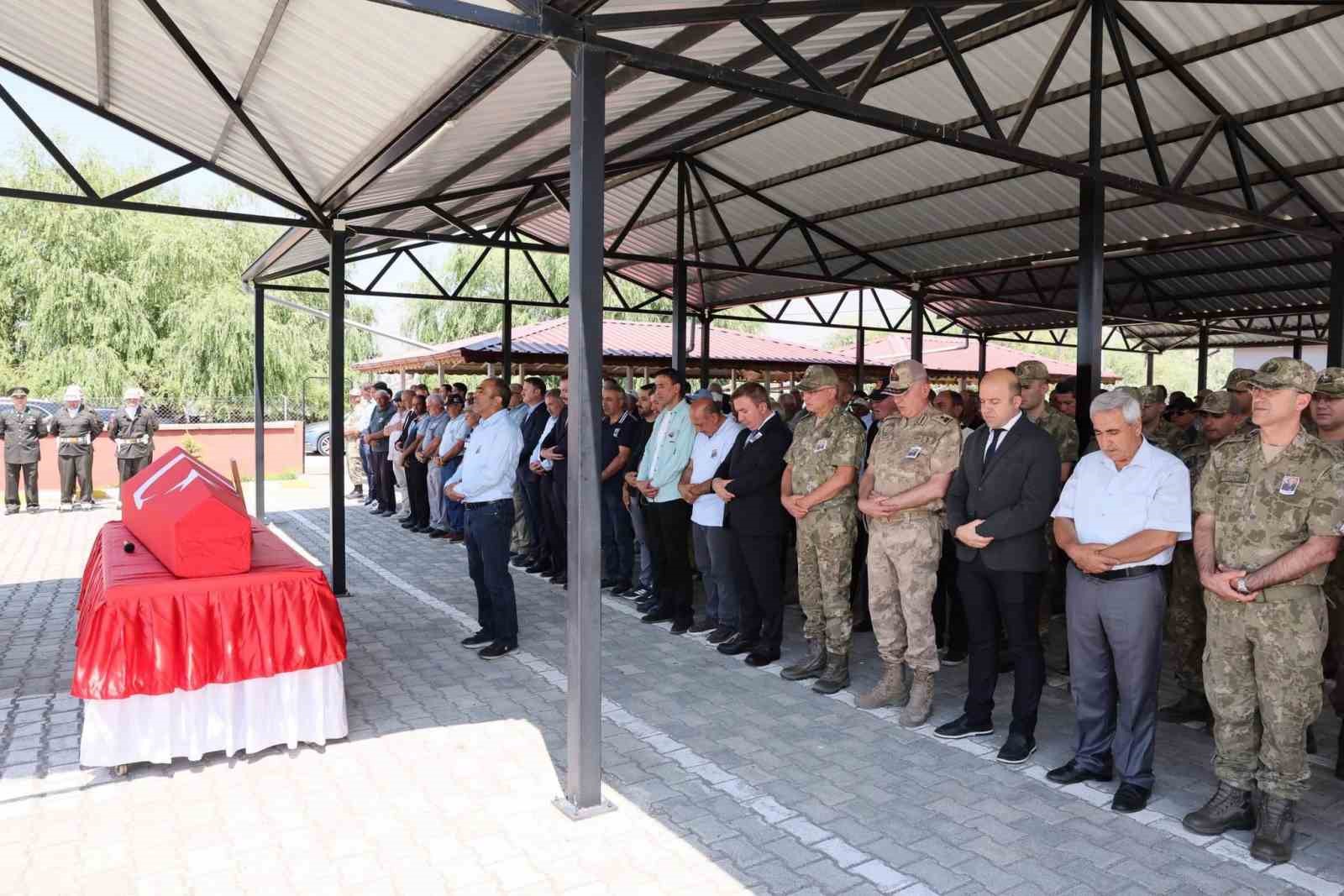 KIBRIS GAZİSİ GÜNGÖR SON YOLCULUĞUNA UĞURLANDI
