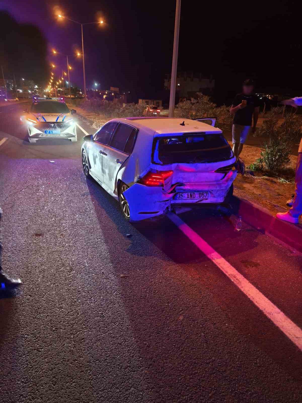 MARDİN’DE İKİ OTOMOBİL ÇARPIŞTI: 4 YARALI