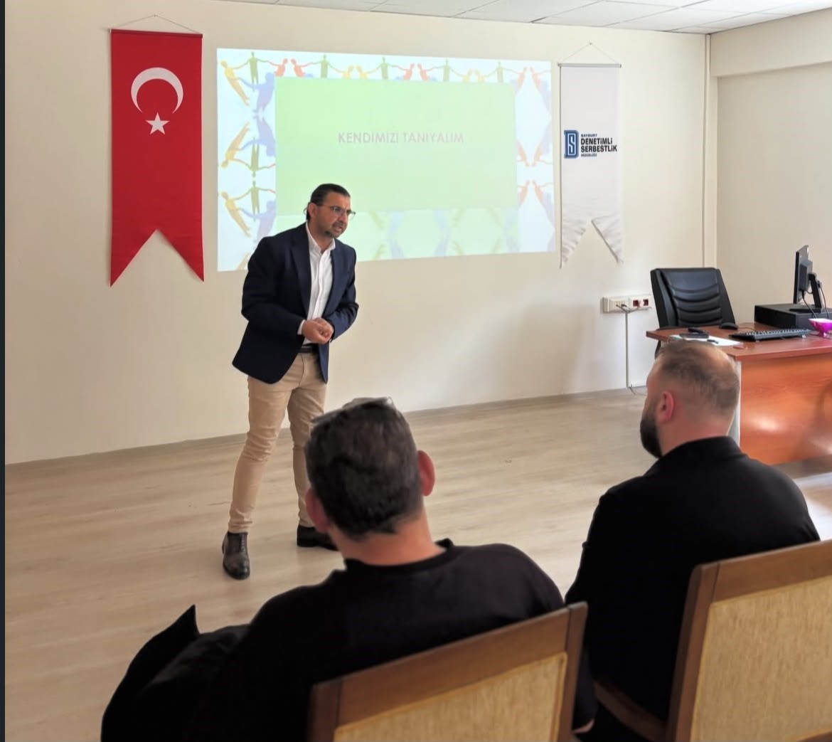BAYBURT DSM’DE ‘KENDİMİZİ TANIYALIM’ SEMİNERİ DÜZENLENDİ