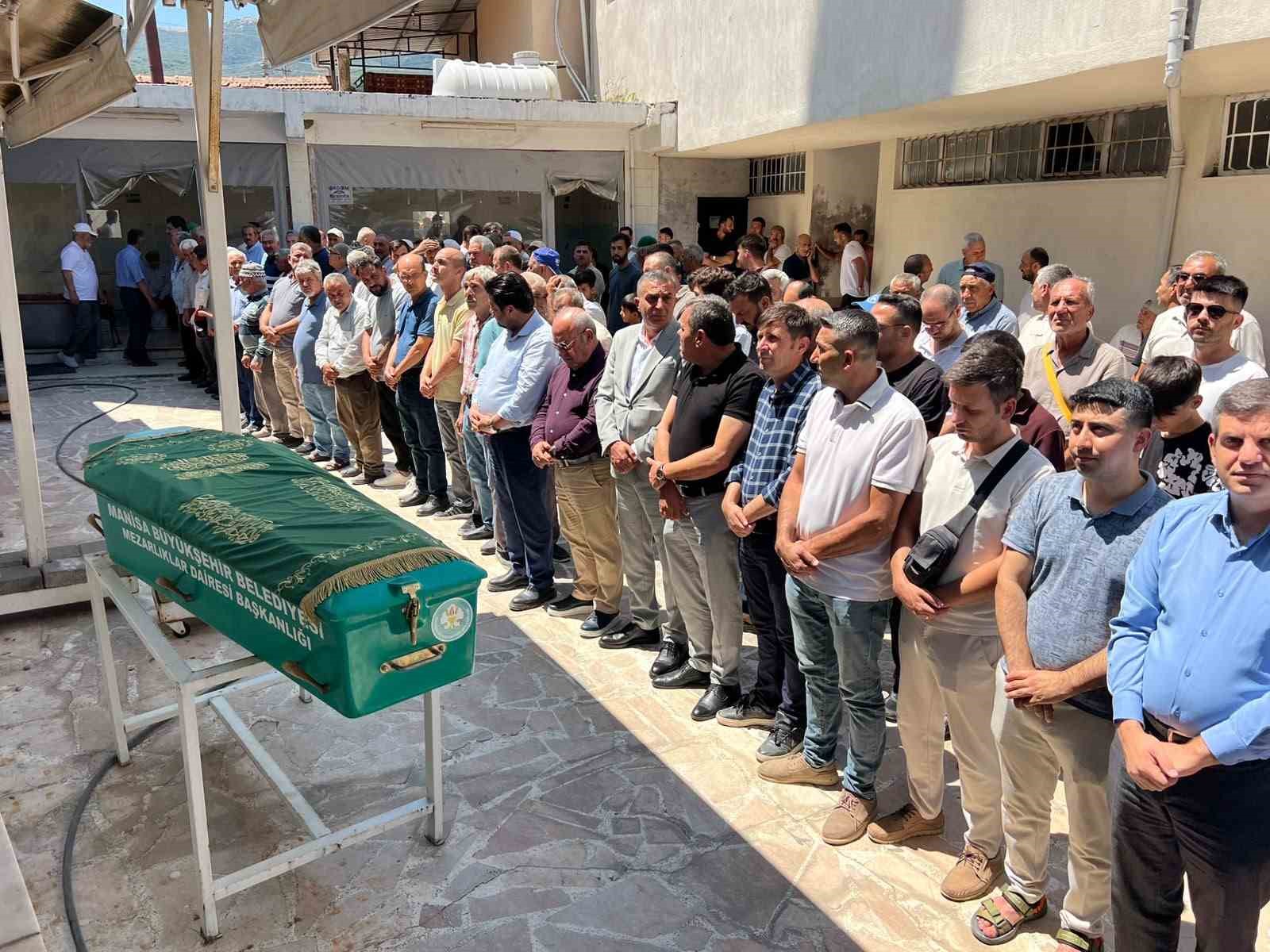 MANİSA’DAKİ FECİ KAZADA HAYATINI KAYBEDEN 2 KİŞİ DEFNEDİLDİ