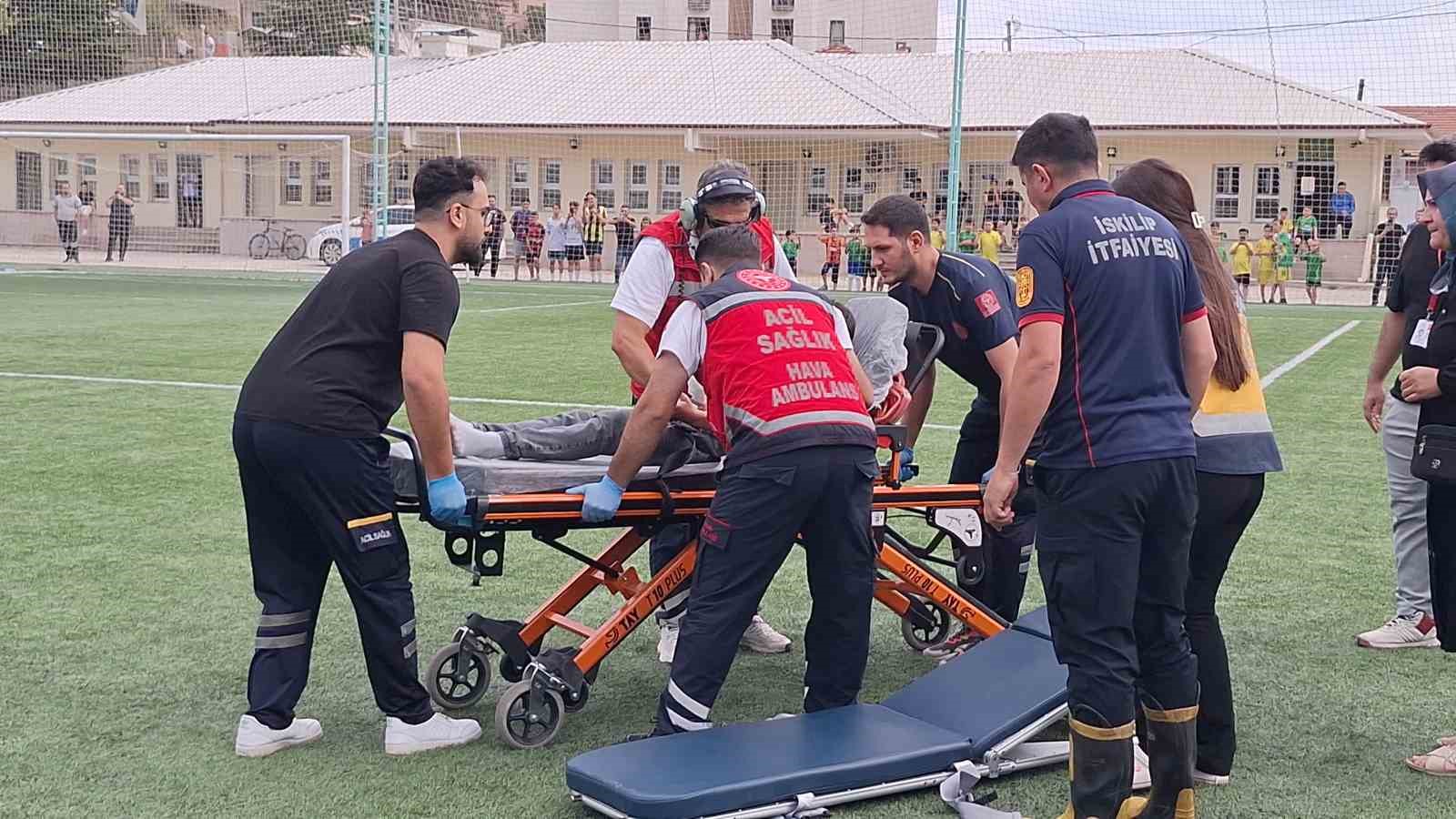 ÇORUM’DA PARMAĞI KOPAN ÇOCUK İÇİN HELİKOPTER AMBULANS HAVALANDI