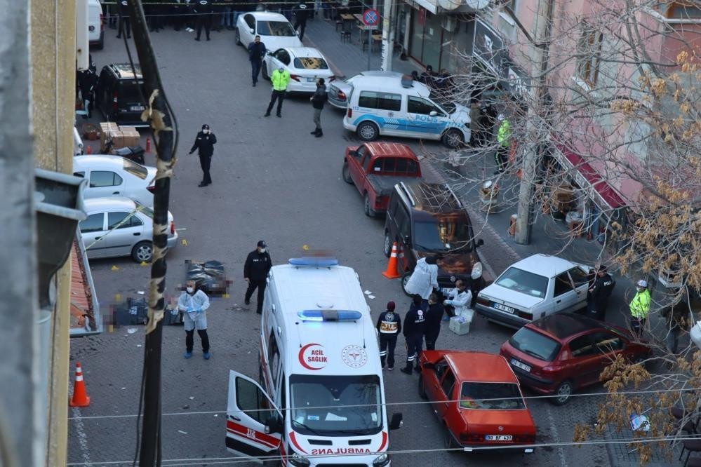 3 KİŞİYİ ÖLDÜREN CİNAYET ZANLISI HAKİM KARŞISINDA