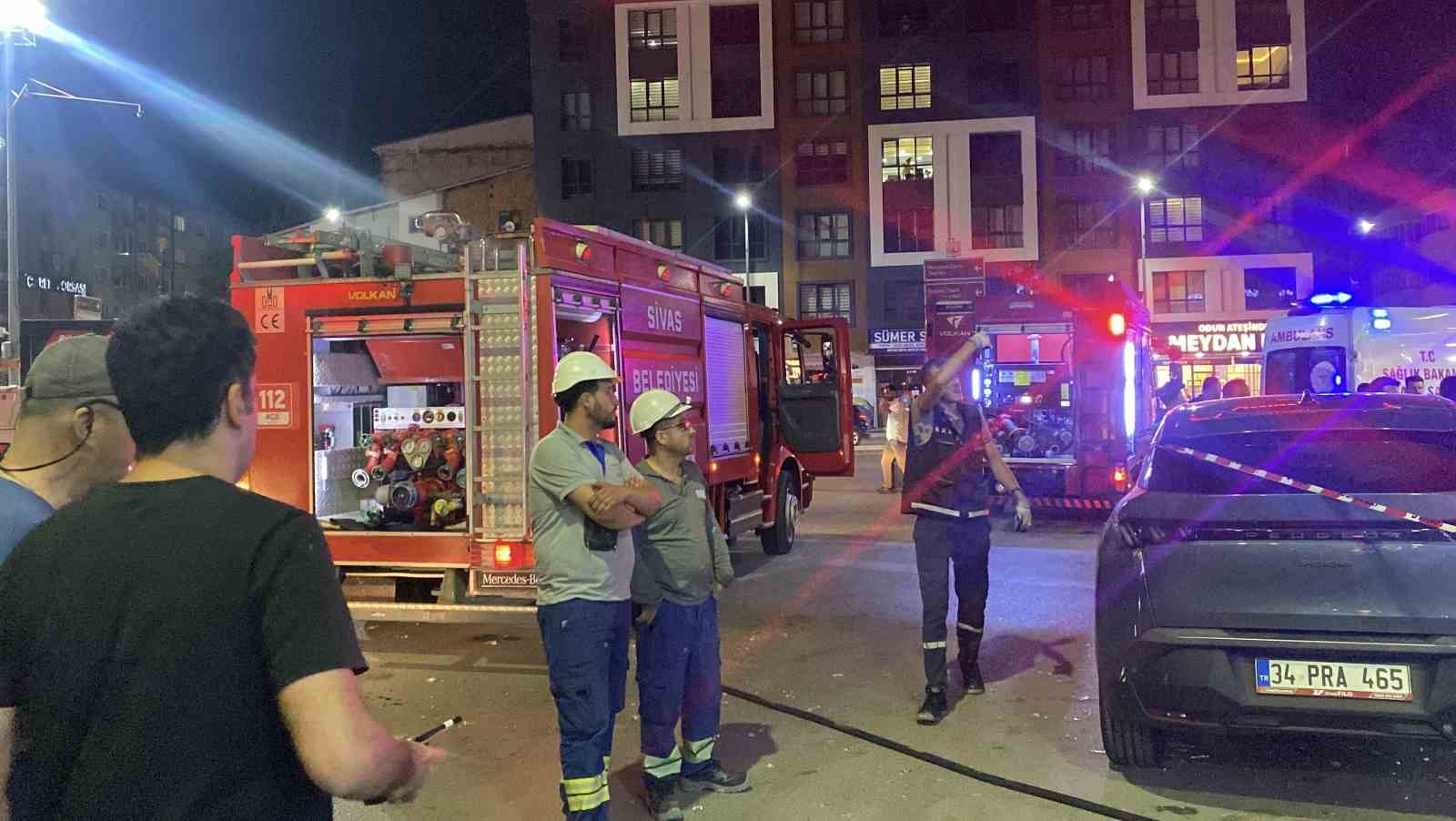 SİVAS’TA GECE YARISI KORKUTAN PATLAMA