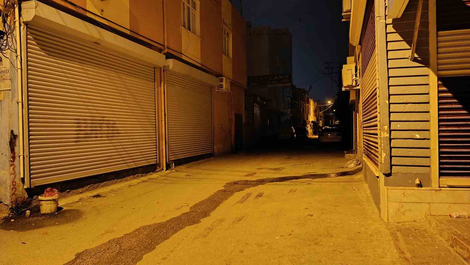 SOKAK ORTASINDA SİLAHLI SALDIRIYA UĞRAYAN GENÇ KADIN HAYATINI KAYBETTİ