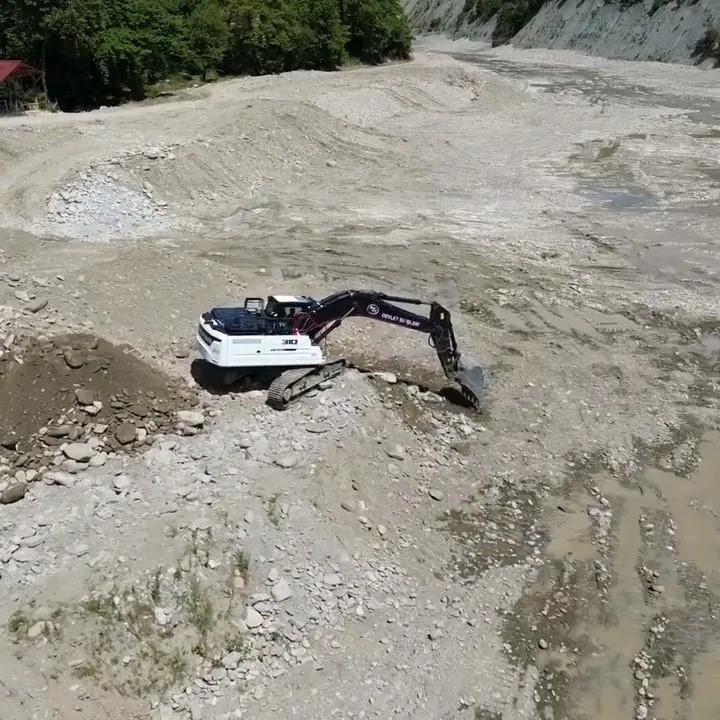 SİNOP’TA MUHTEMEL SEL VE TAŞKINLARA KARŞI "DERE ISLAHI" MESAİSİ