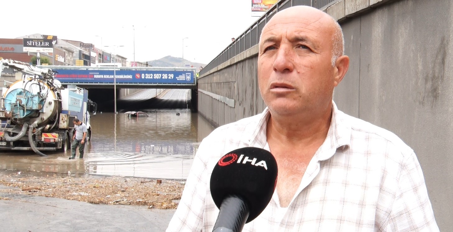 ANKARA’DA ARACINI SEL SULARINA KAPTIRAN ADAM GÖZYAŞLARINA HAKİM OLMADI: "ARABAM ARTIK KULLANILAMAZ HALDE, HALA BORCUNU ÖDÜYORUM"