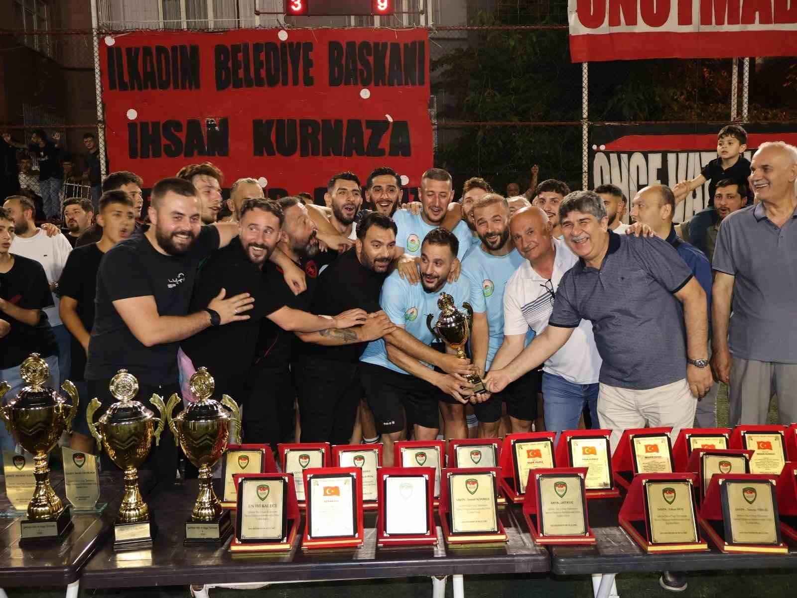SAMSUN’DA ŞEHİTLERE SAYGI VE VEFA FUTBOL TURNUVASI