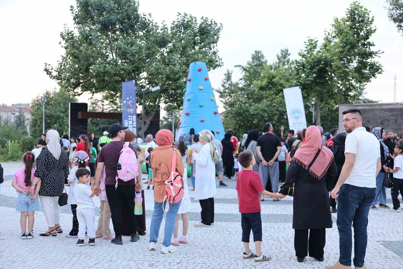 SPOR A.Ş. ÇOCUKLARLA HACILAR’DA BULUŞTU
