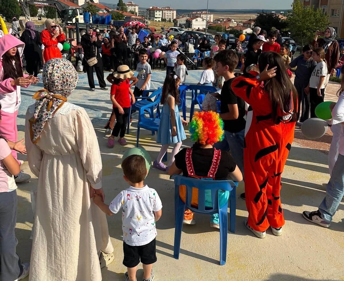 ALTINTAŞ’TA "ÇOCUK ŞENLİĞİNE YOĞUN İLGİ