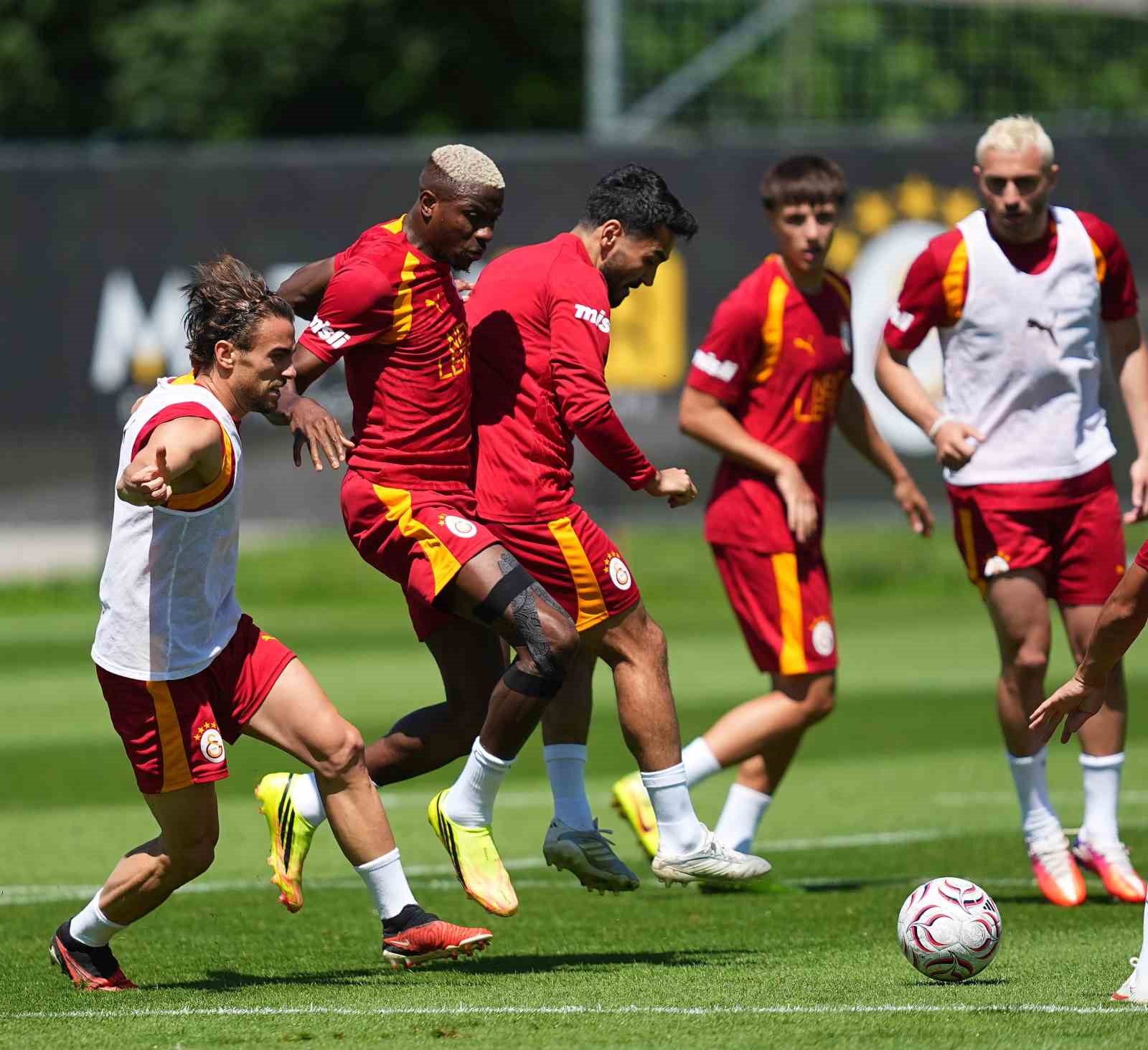 GALATASARAY YENİ SEZON HAZIRLIKLARINA DEVAM ETTİ