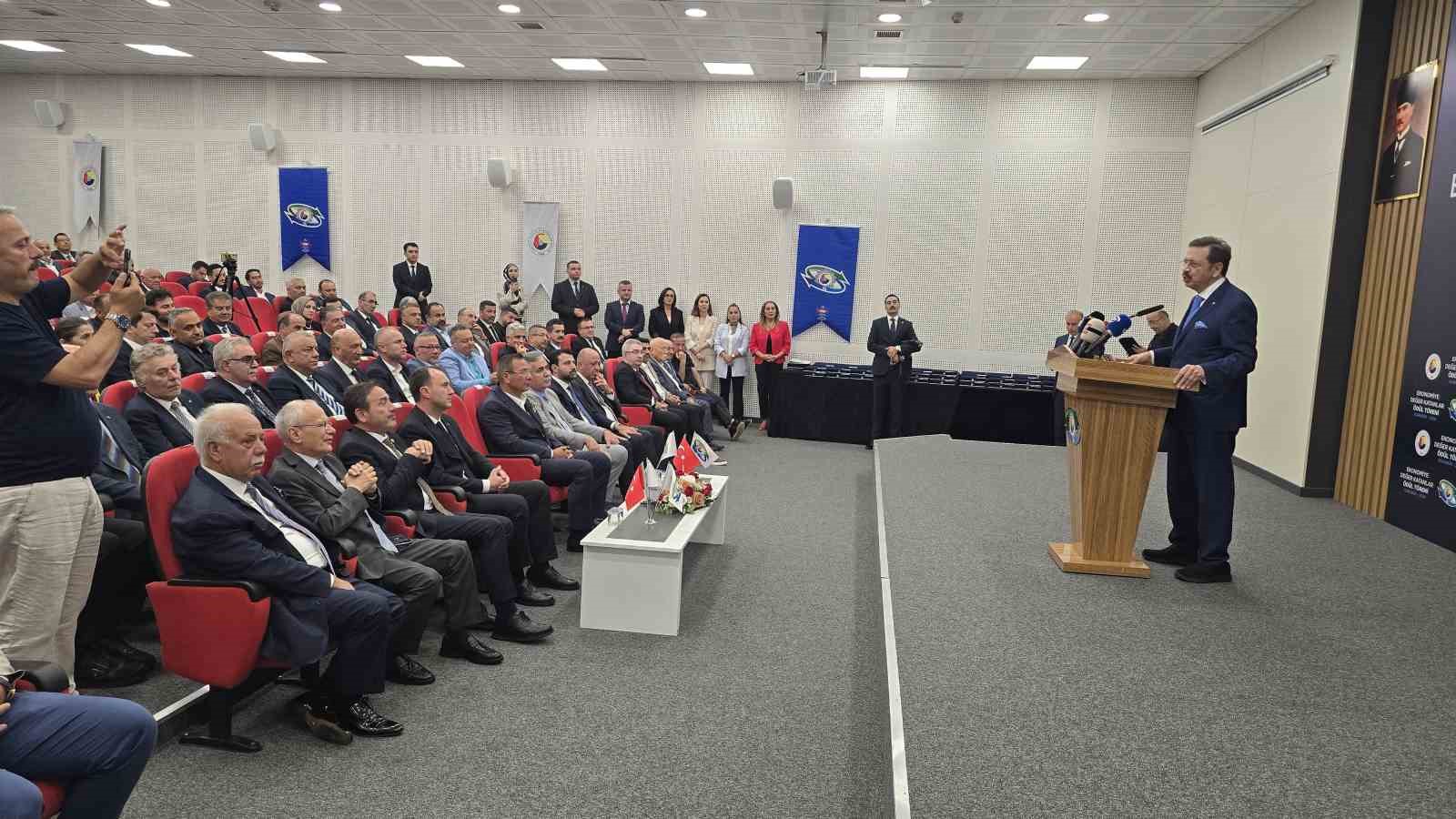 HİSARCIKLIOĞLU’NDAN FİLYOS LİMANI VURGUSU: "DENİZ YOLU EN UCUZ TAŞIMACILIK"