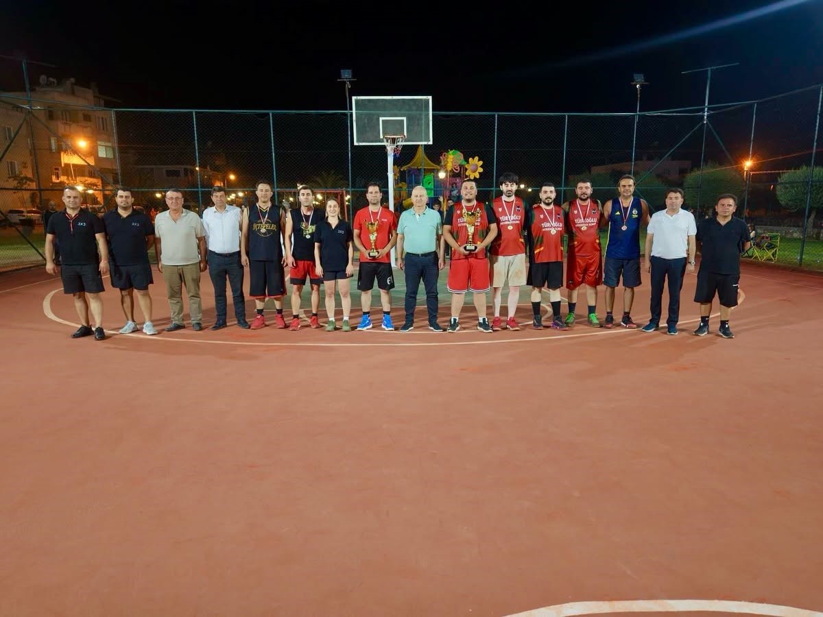ÇİNE’DE 3X3 SOKAK BASKETBOLU TURNUVASI KUPA TÖRENİYLE TAMAMLANDI