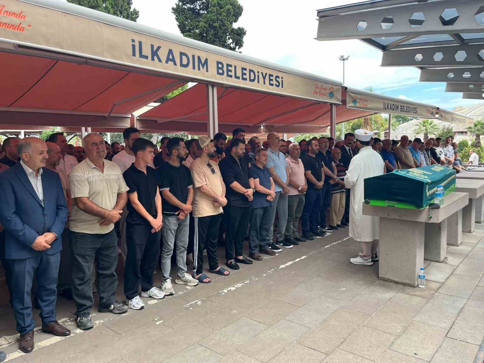 SAMSUN’UN "ÇAYDANLIKÇI ZEKİ"Sİ SON YOLCULUĞUNA UĞURLANDI