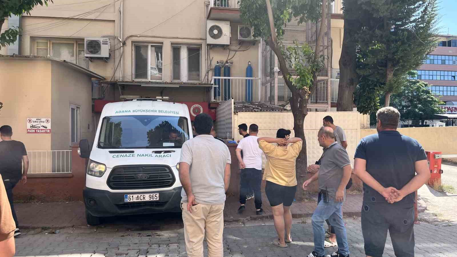 ÖNCE KADINI, DAHA SONRA DA İKİ GÖRGÜ TANIĞINI ÖLDÜRMÜŞ