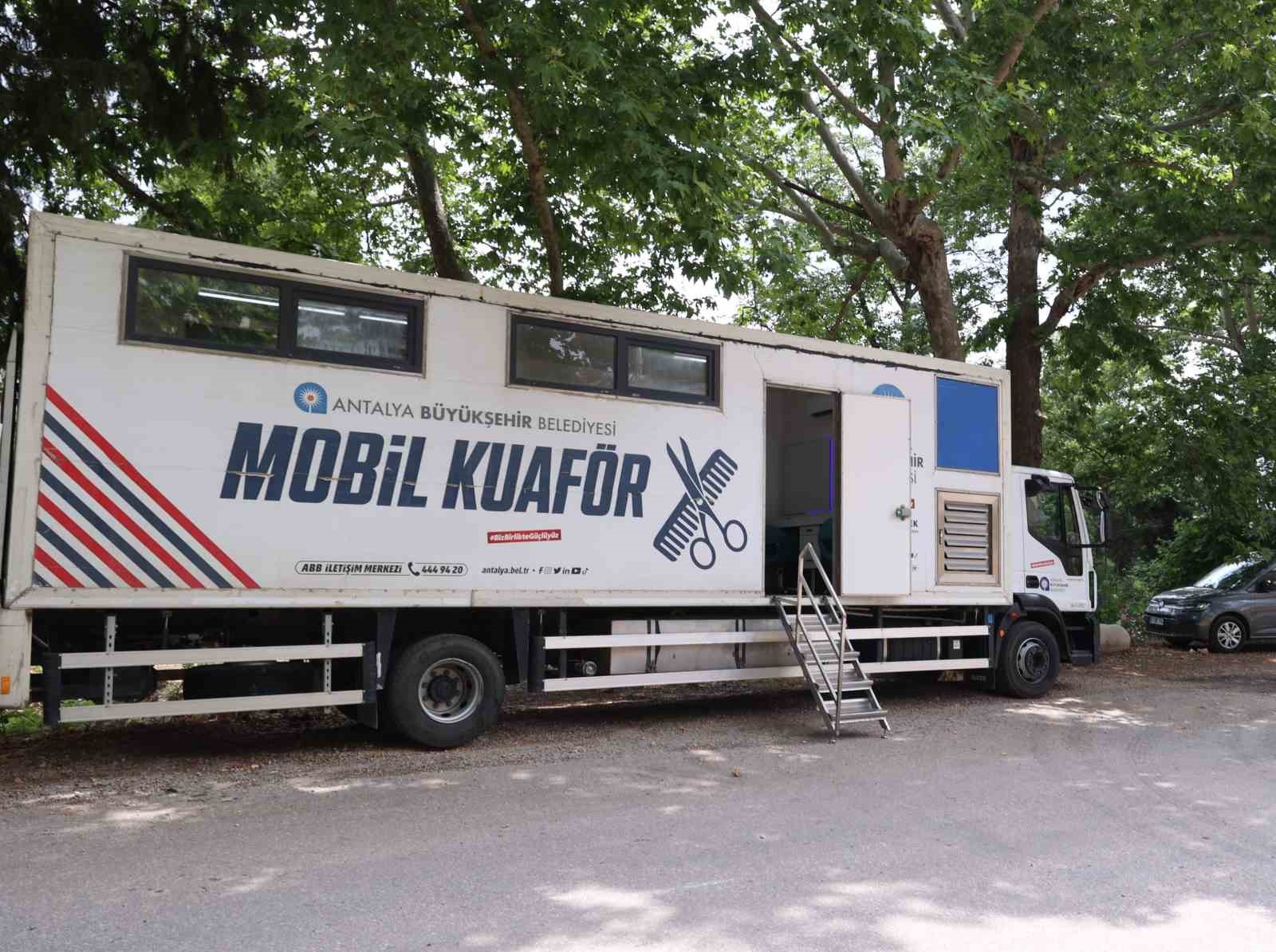 ANTALYA’DA MOBİL KUAFÖR TIRI YAYLALARDA HİZMET VERİYOR