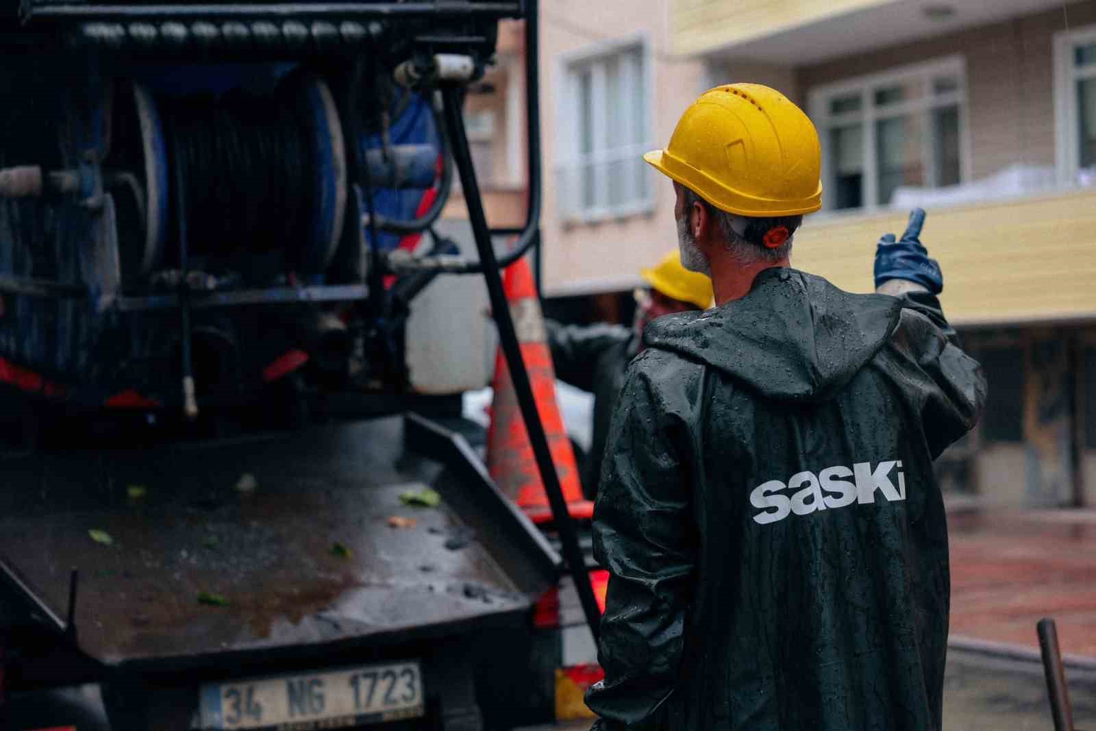 METREKAREYE 65 KİLOGRAM YAĞIŞ DÜŞEN İLÇEDE OLUMSUZLUK YAŞANMADI