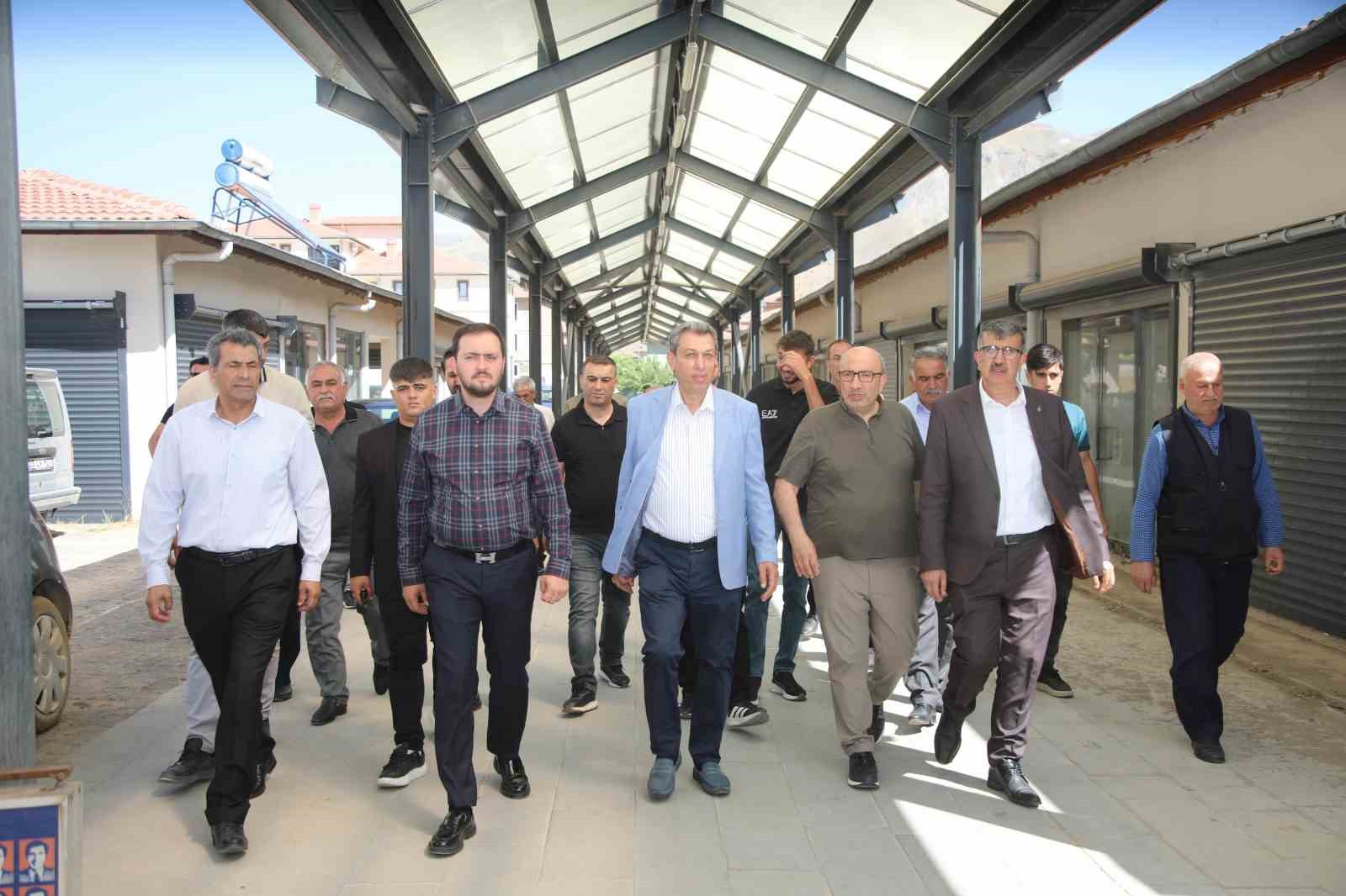ELAZIĞ’DA AK KADRO, SAHA ÇALIŞMALARINI SÜRDÜRÜYOR