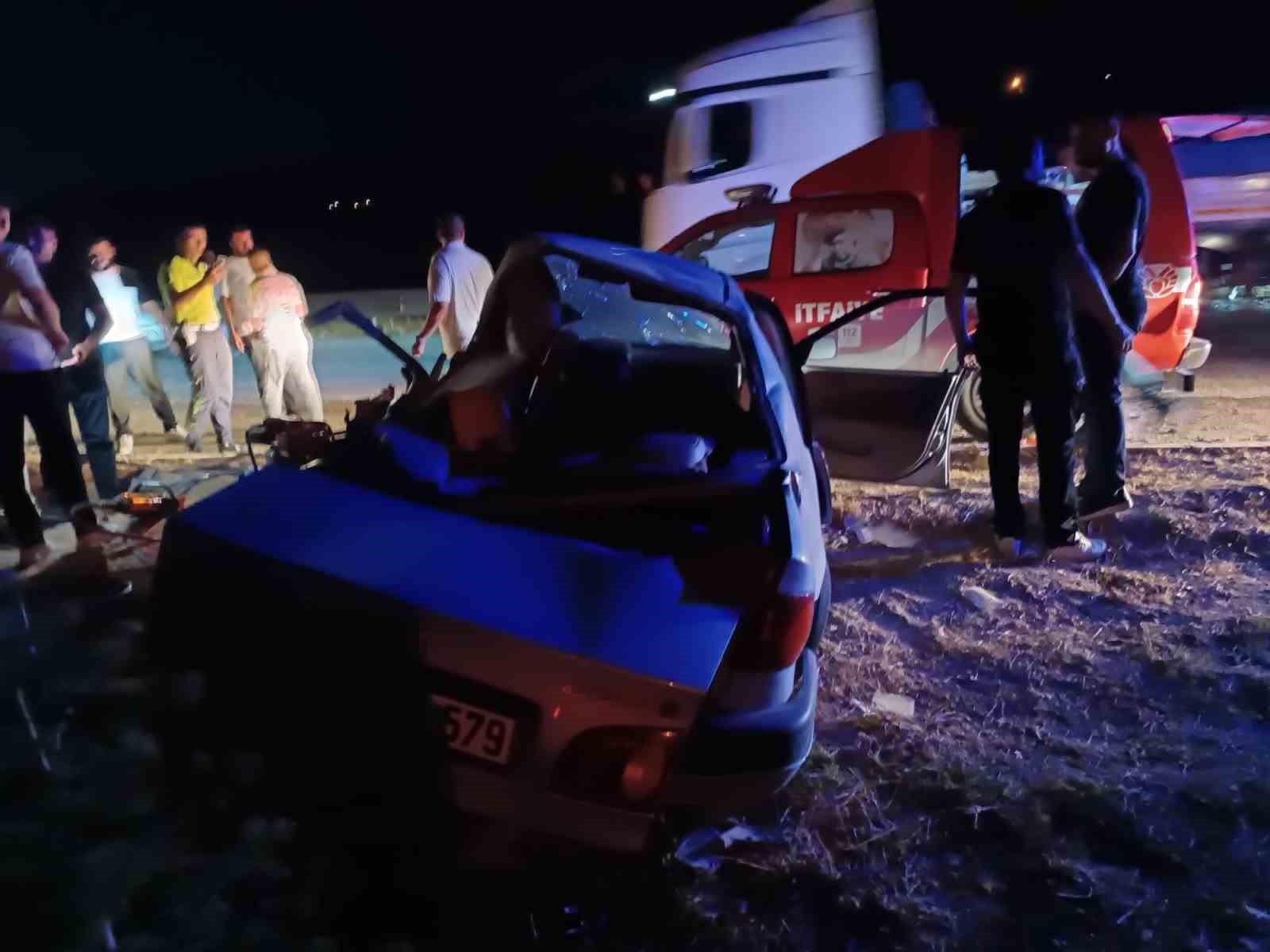 MALATYA’DA MİNİBÜS İLE OTOMOBİL ÇARPIŞTI: 1 ÖLÜ, 1 YARALI