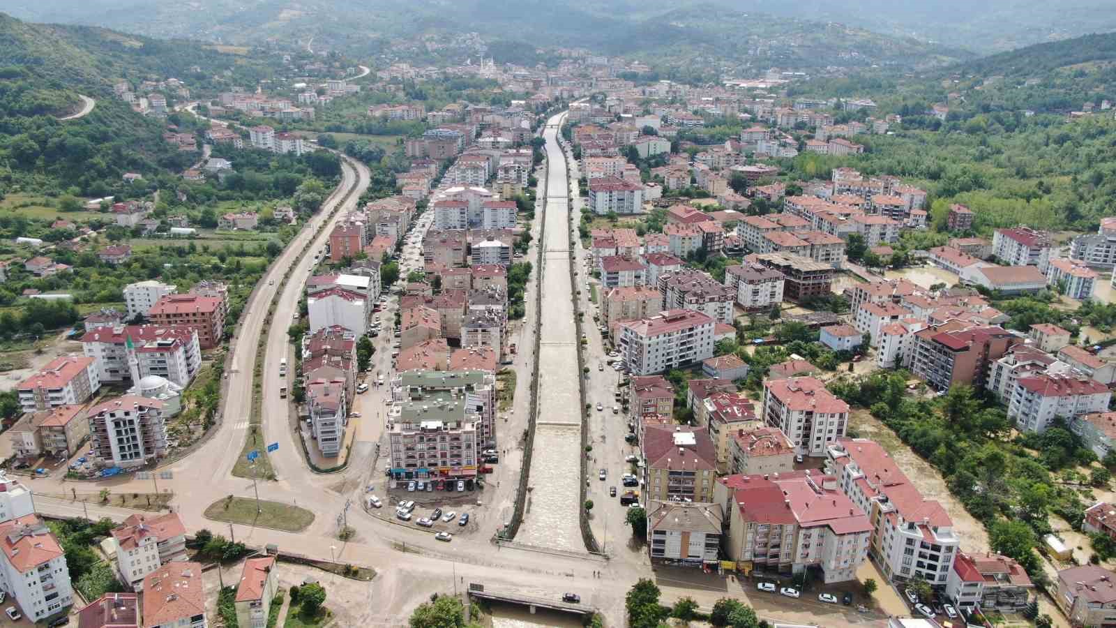 KASTAMONU’DA SAĞANAK KABUSA DÖNDÜ: 12 KİŞİ TAHLİYE EDİLDİ, 6 KÖY YOLU ULAŞIMA KAPANDI