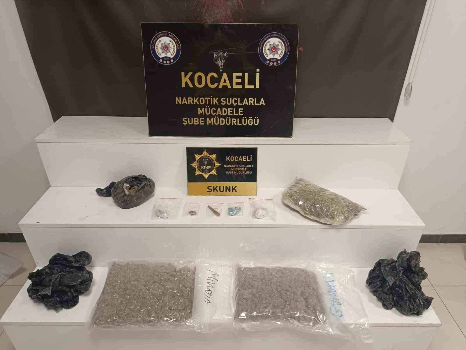 KOCAELİ’DE KİLOLARCA SKUNK ELE GEÇİRİLDİ