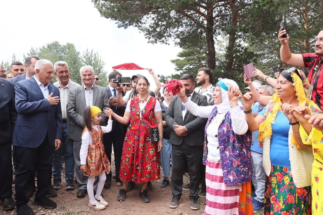 BİNALİ YILDIRIM REFAHİYE’DEKİ ORÇUL FESTİVALİ’NDE VATANDAŞLARLA BULUŞTU
