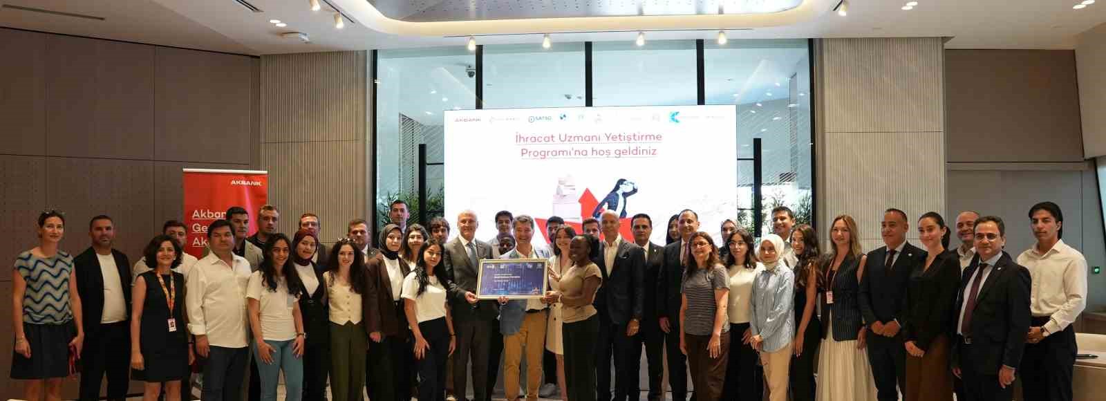 AKBANK GENÇLİK AKADEMİSİ’NİN ‘EXPORT TALENT PROGRAMI’ TAMAMLANDI
