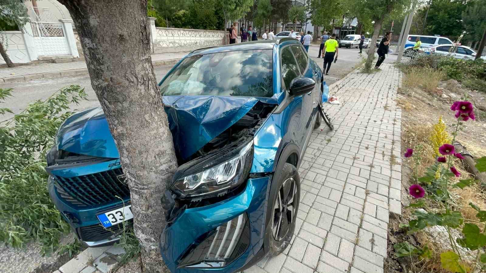 KARAMAN’DA İKİ ARACIN KARIŞTIĞI KAZADA 1 KİŞİ YARALANDI