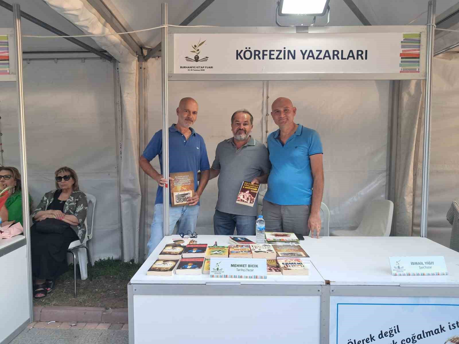 BURHANİYE’DE TARİHÇİ YAZAR BİCİK, OKURLARI İLE BULUŞTU
