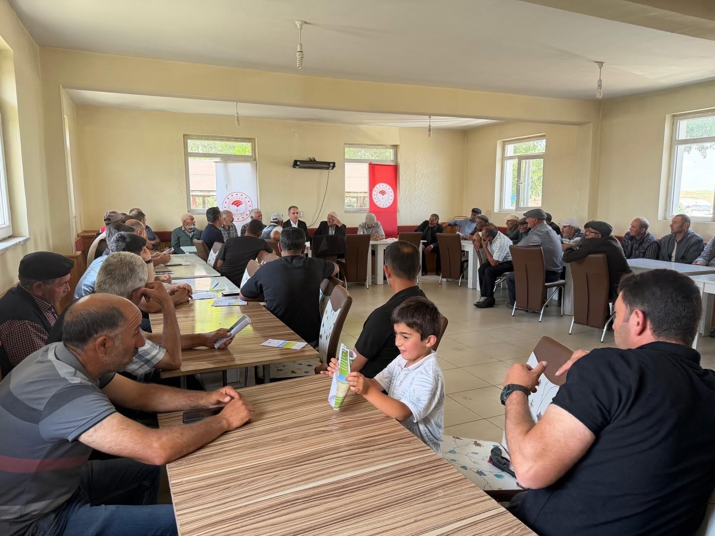 TARIM VE ORMAN MÜDÜRÜ ENVER AYDIN ÜRETİCİLERLE BULUŞTU
