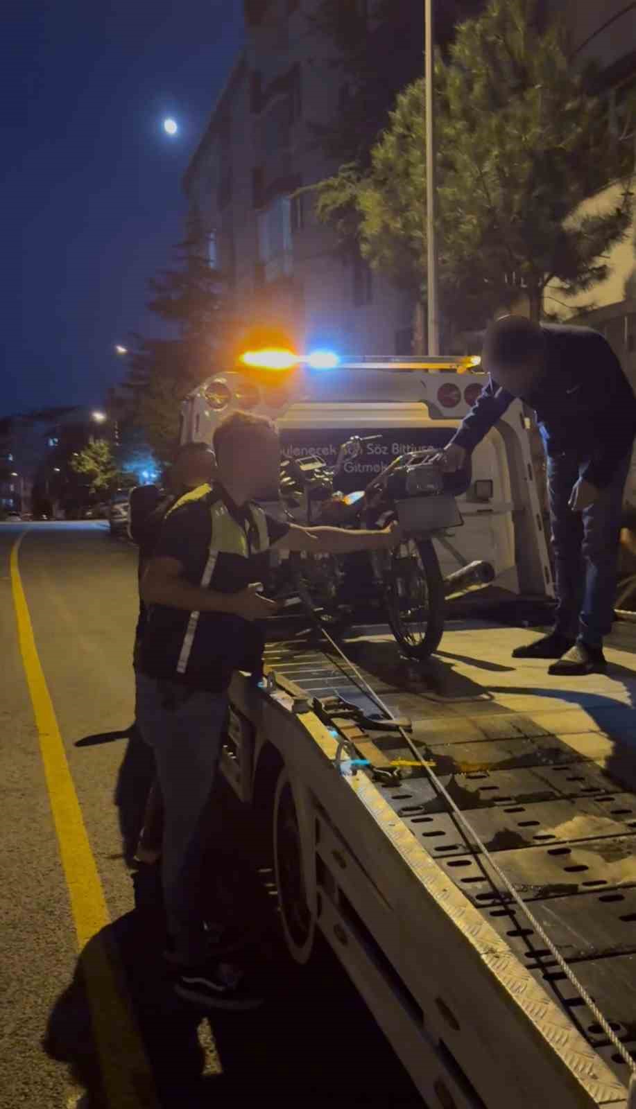 SAHTE PLAKALI VE BELGESİZ KULLANILAN MOTOSİKLET TRAFİKTEN MEN EDİLDİ