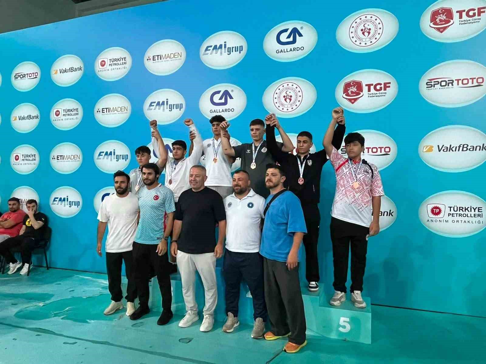 MİNİKLER GÜREŞ TÜRKİYE ŞAMPİYONASI’NA BÜYÜKŞEHİR DAMGASI!