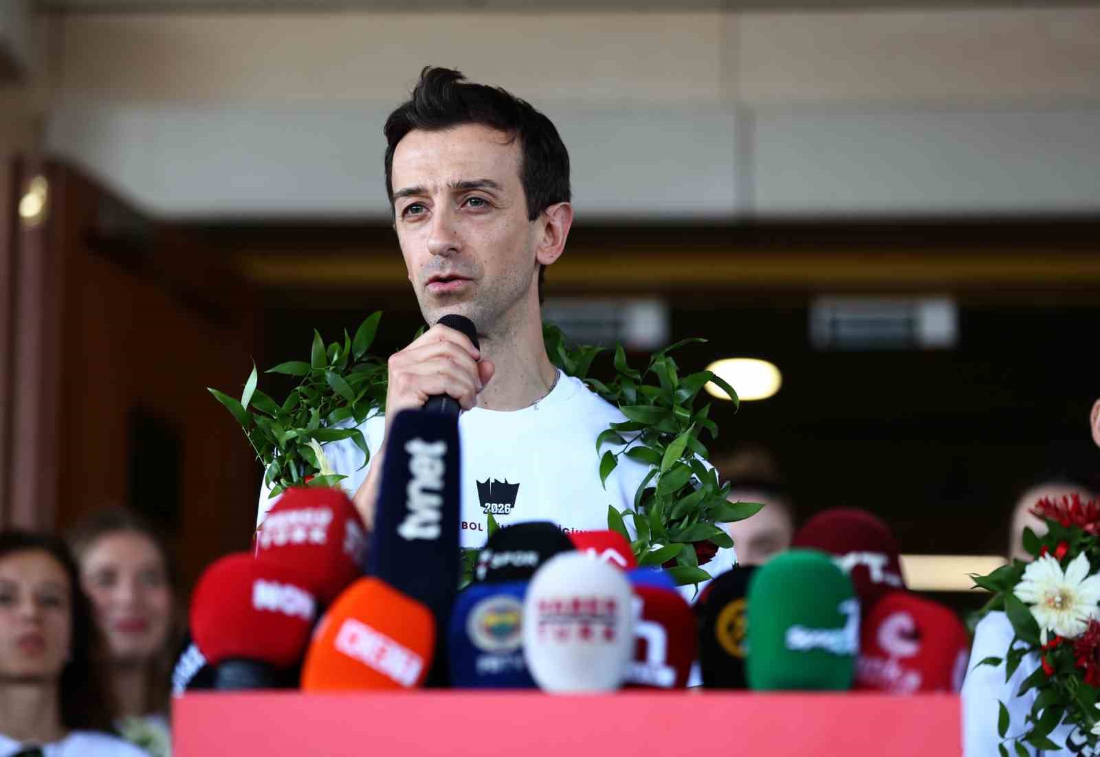 MİLLETLER LİGİ ŞAMPİYONU A MİLLİ KADIN VOLEYBOL TAKIMI, TÜRKİYE’YE DÖNDÜ