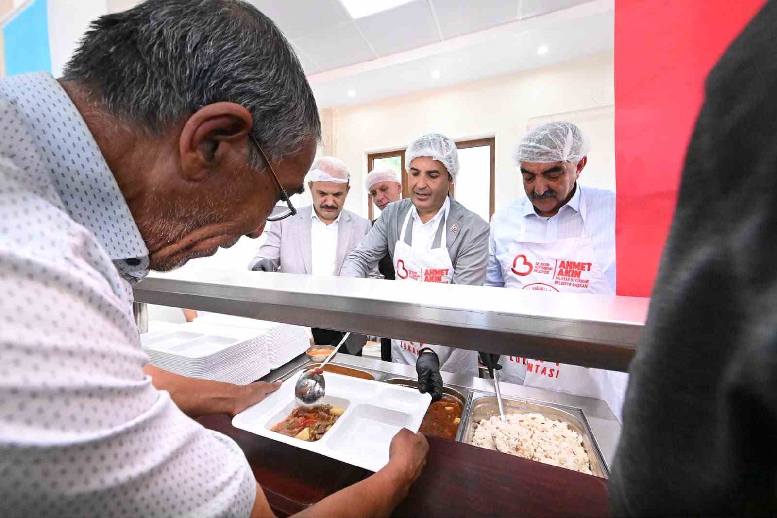 BALIKESİR BÜYÜKŞEHİR’DEN İVRİNDİ’YE BEŞ BÜYÜK HİZMET