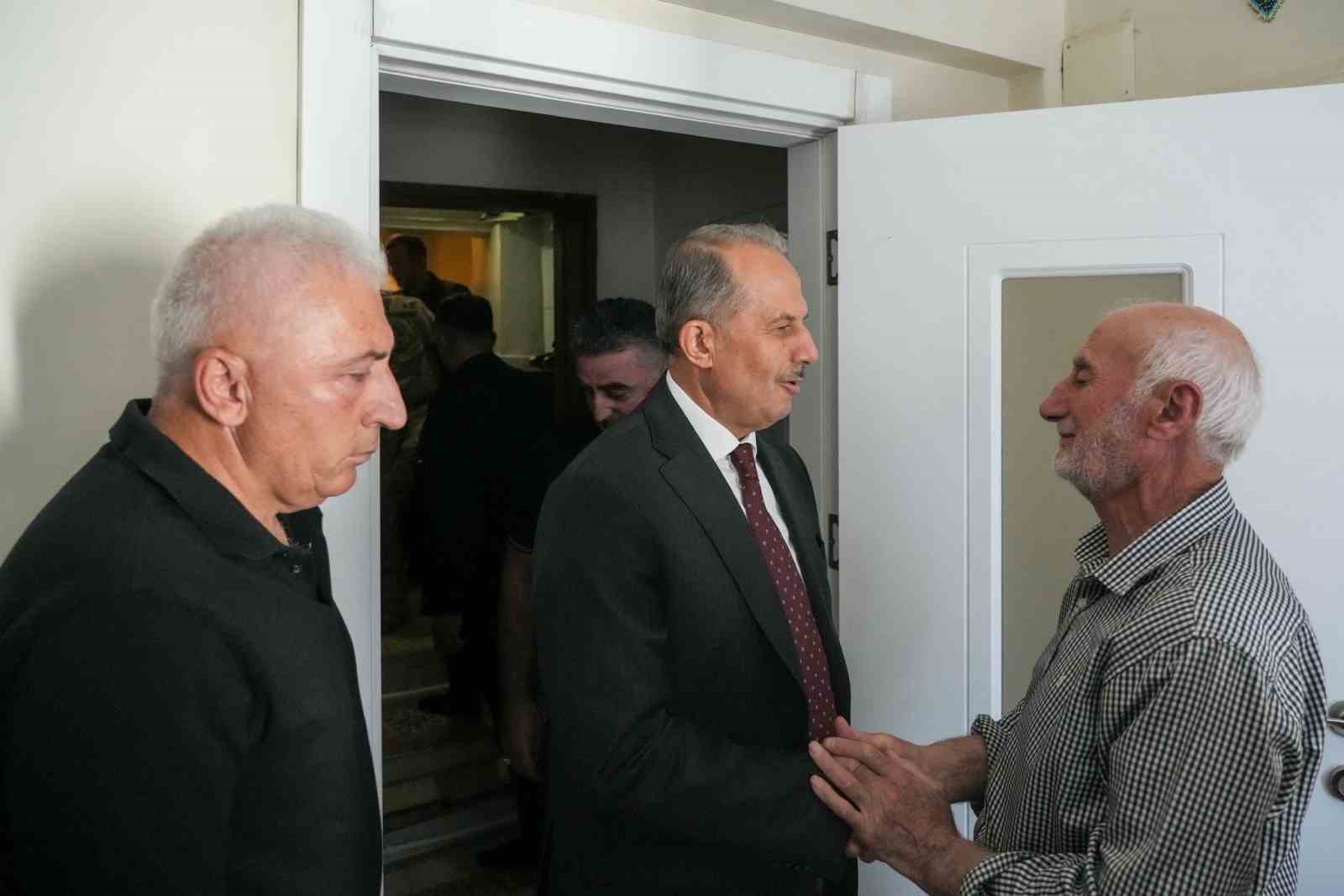 VALİ TAŞYAPAN’DAN YÜKSEL IŞIK’IN KAYINPEDERİNE TAZİYE ZİYARETİ