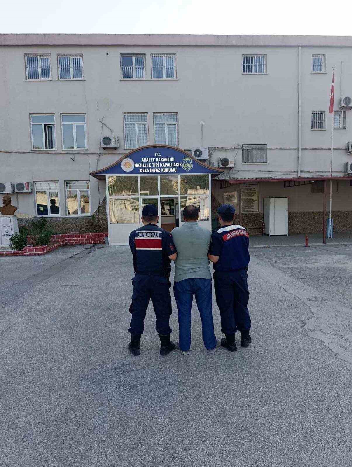 AYDIN’DA HAPİS CEZASIYLA ARANAN 2 ŞAHIS YAKALANDI
