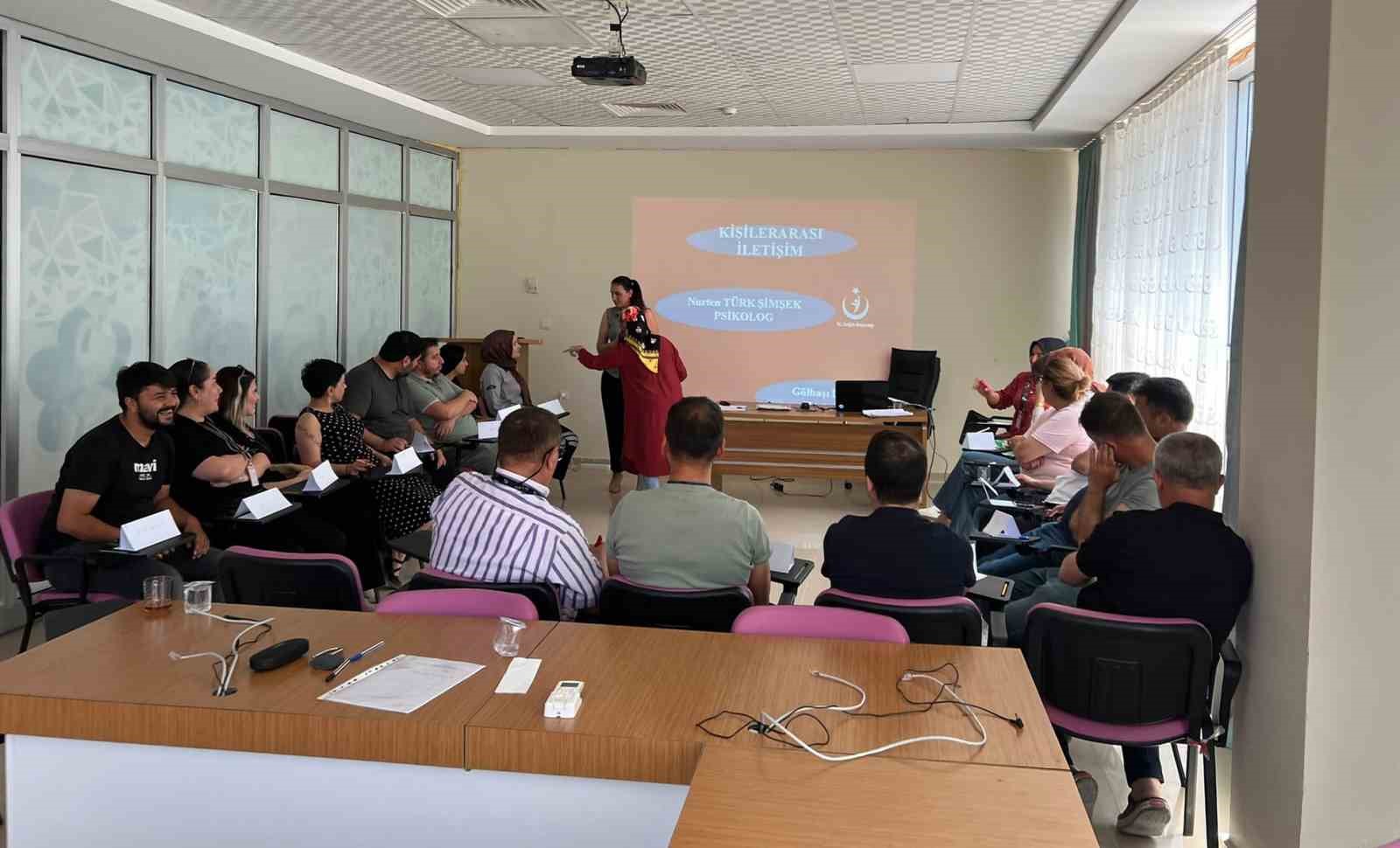 HASTANE PERSONELİNE "KİŞİLER ARASI İLETİŞİM" EĞİTİMİ VERİLDİ