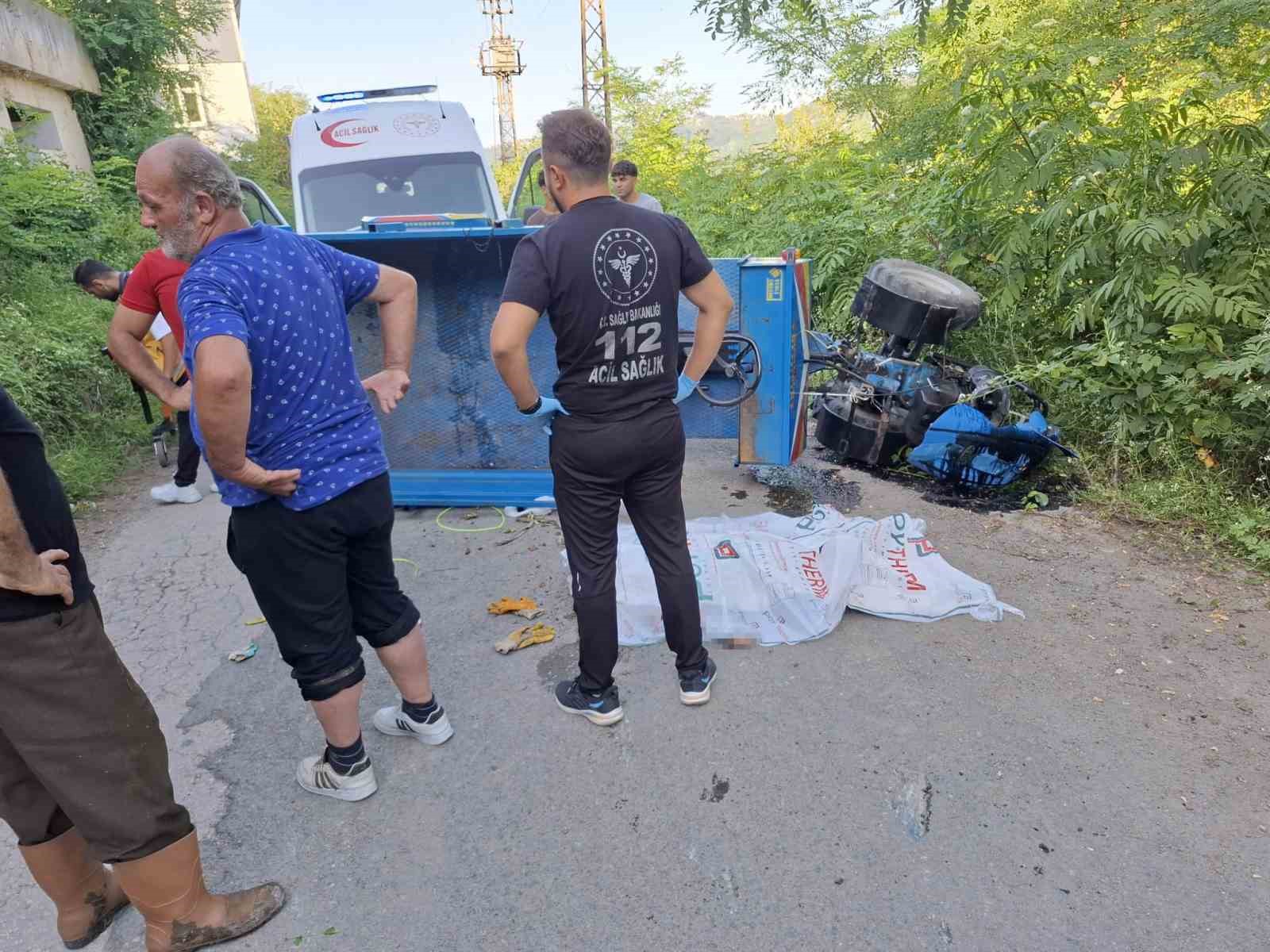 ORDU’DA PATPAT DEVRİLDİ: 6 YAŞINDAKİ KIZ ÇOCUĞU HAYATINI KAYBETTİ, AĞABEYİ YARALANDI