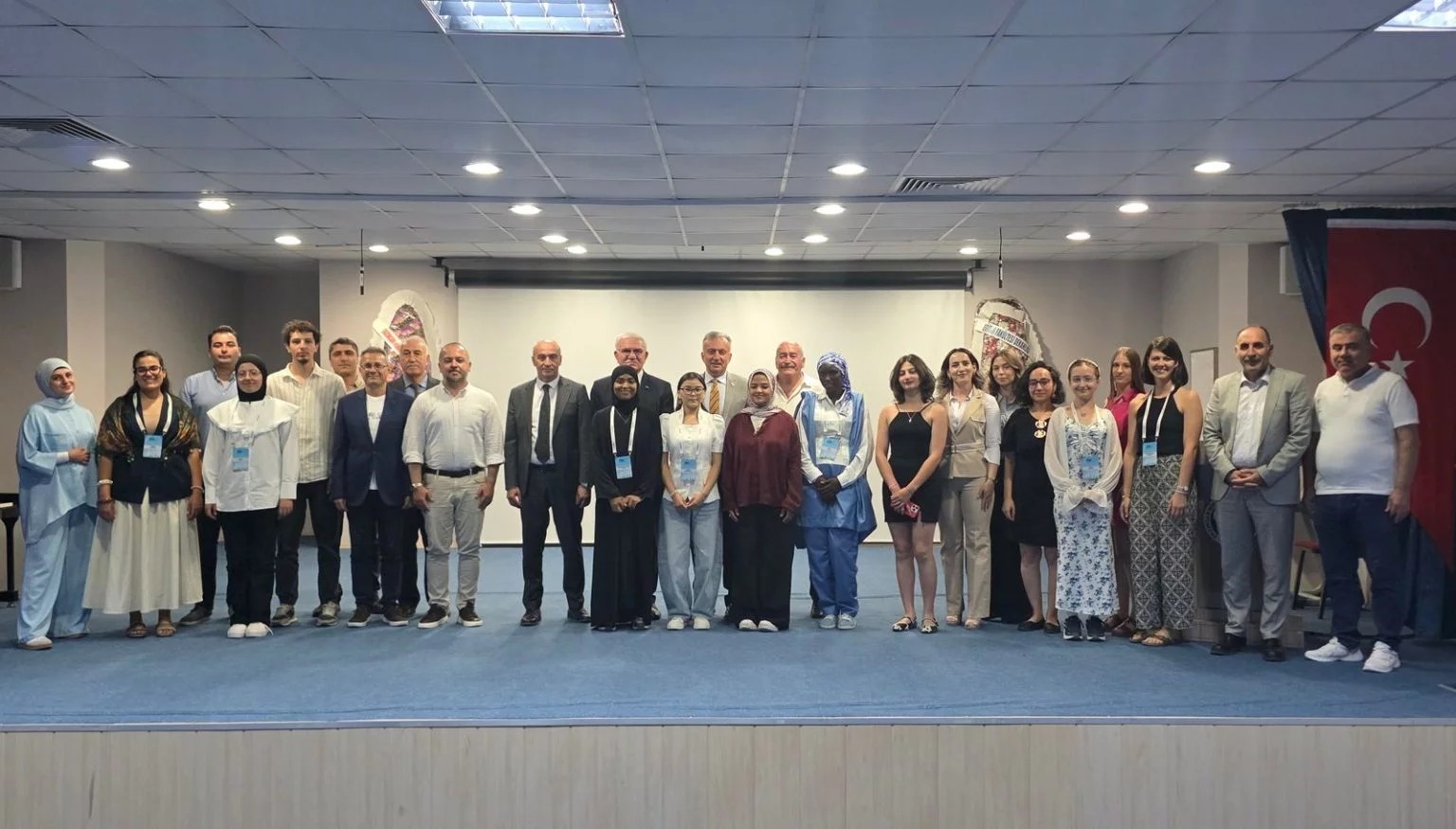 EBYÜ’DE TÜRKÇE YAZ OKULU ÖĞRENCİLERİNE SERTİFİKALARI VERİLDİ