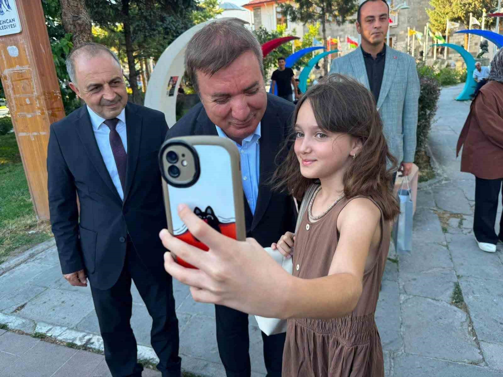 VALİ AYDOĞDU, ORDU VE HALİTPAŞA CADDESİ’NDE ESNAFLA BULUŞTU