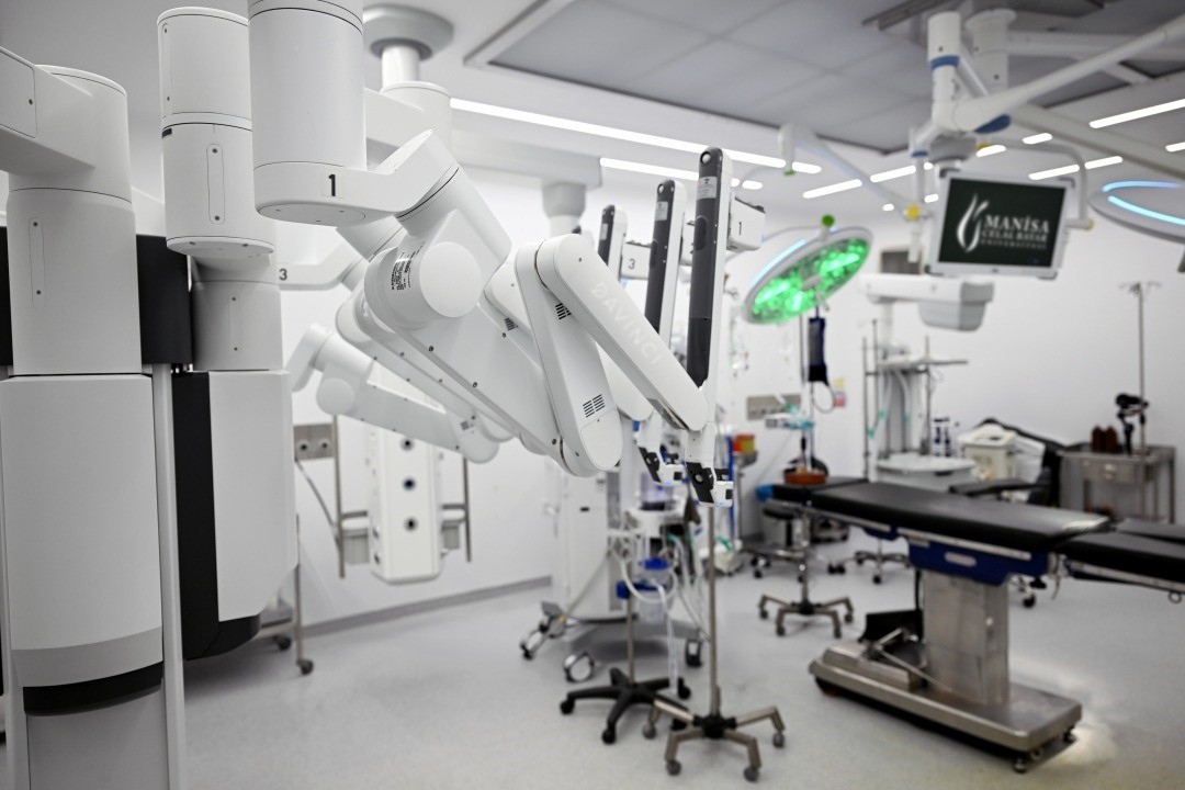 MANİSA’DA ROBOTİK CERRAHİDE 2 AYDA 30 BAŞARILI AMELİYAT