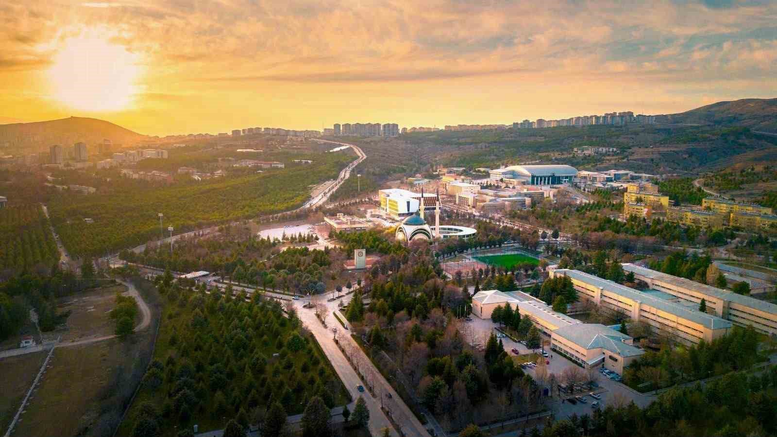 REKTÖR GÖKTAŞ ÖĞRENCİLERİ FIRAT ÜNİVERSİTESİ’NE DAVET ETTİ
